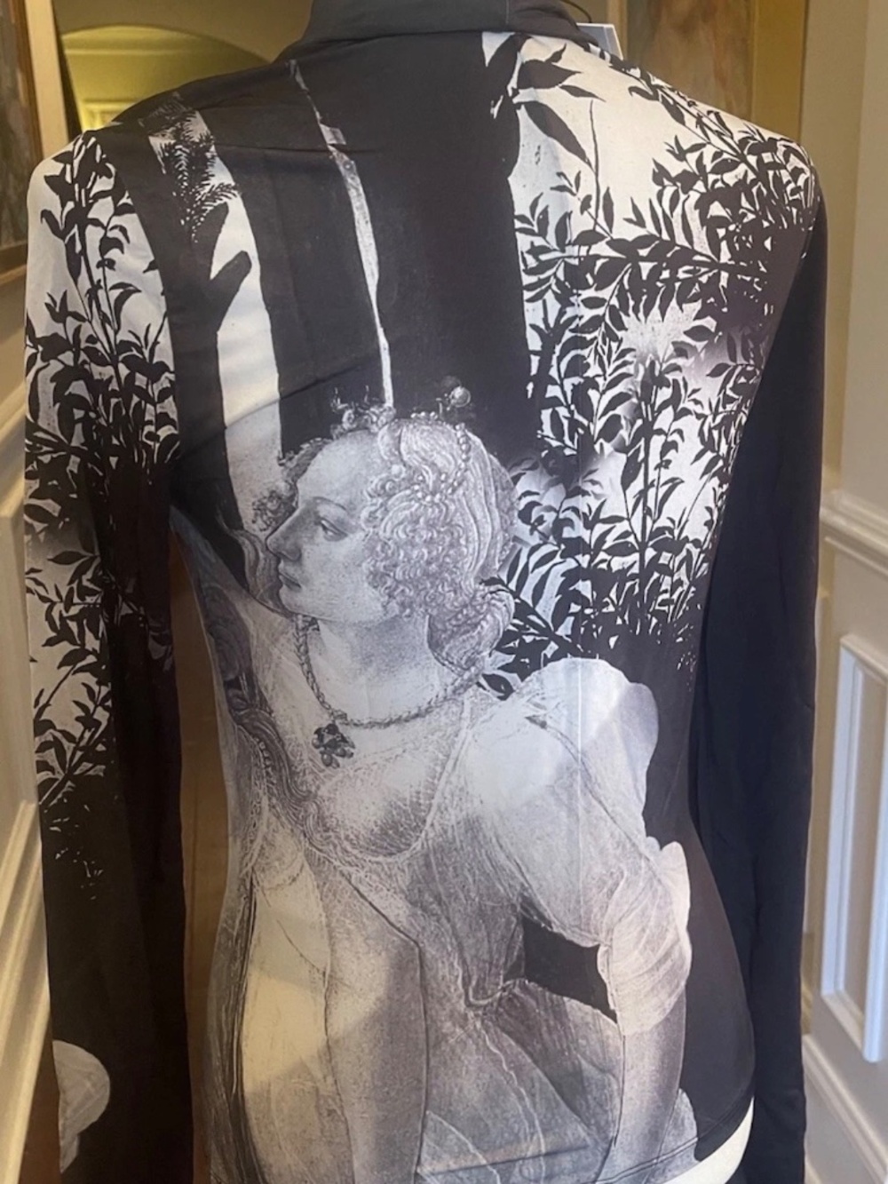 Alice & Olivia Delaina Mock T-neck Renaissance Fresco Body Con Top Size Med NWT - Picture 10 of 14